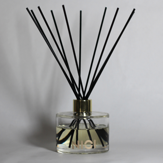 Vanilla Bean Reed diffuser 200ml black reeds glass gold By Nioi